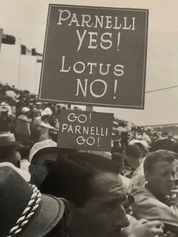 La campagne contre Lotus aux essais !
Jim Clark finira second derrière la monoplace de Parnelli Jones qui aurait dû être disqualifiée pour fuite d'huile....